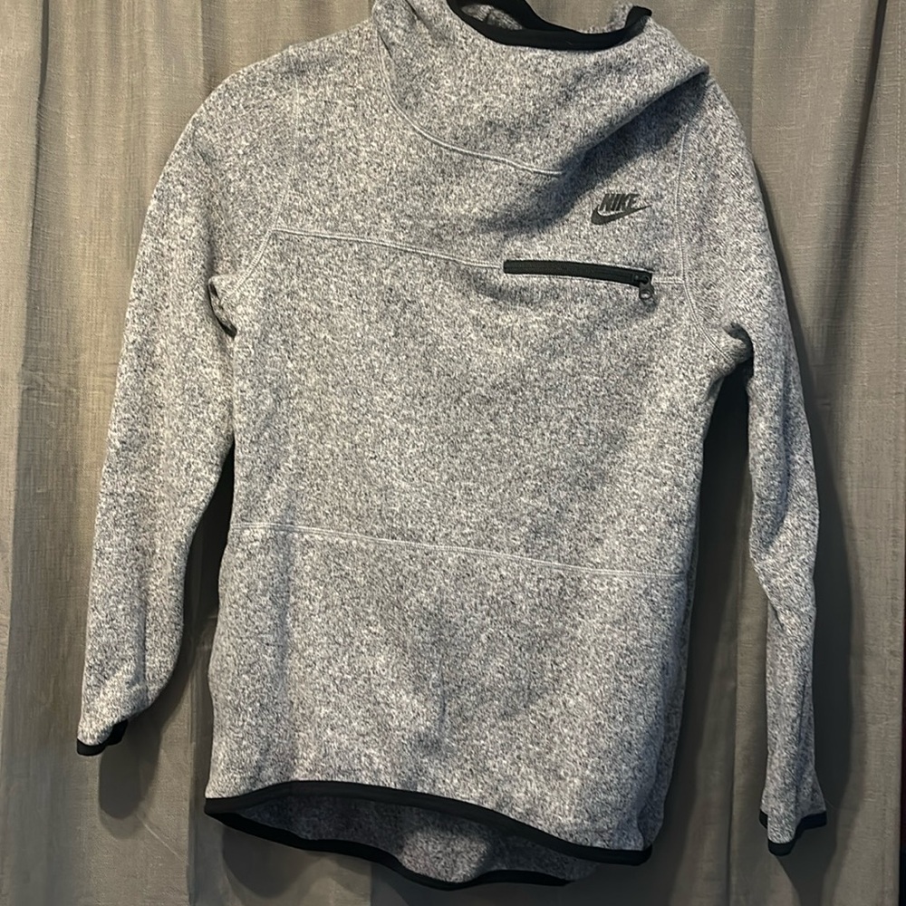 Women’s hooded Nike sweater fleece. Size small.